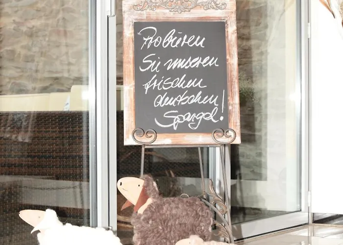 Ringhotel Schlossberg Hotell